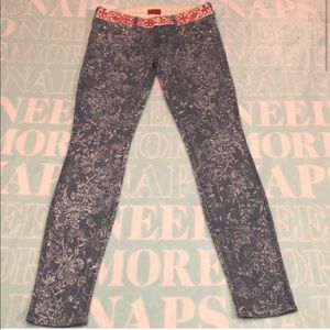 ✨Mother The Looker Tied & True Wash✨